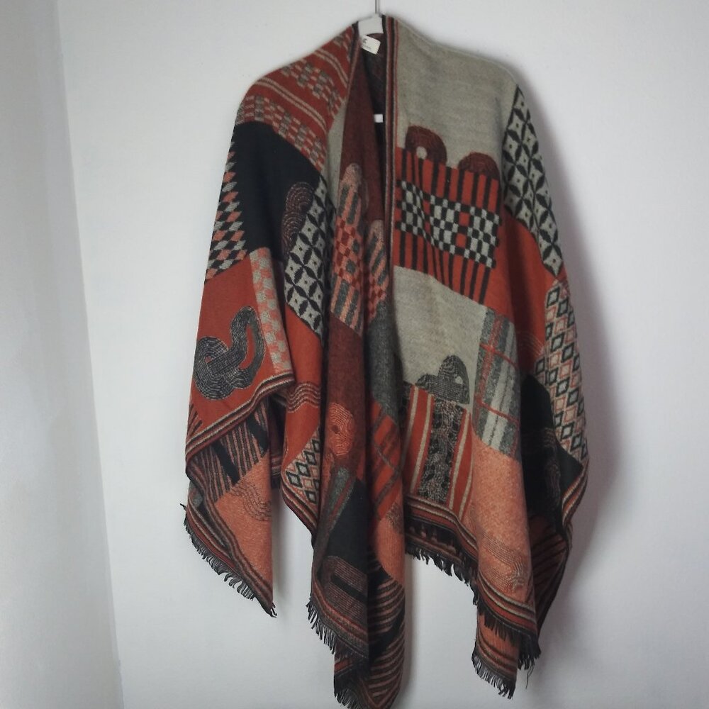 Comfyluxe Abstract Boho Poncho Shawl Brick Red Taupe Black One Size EUC